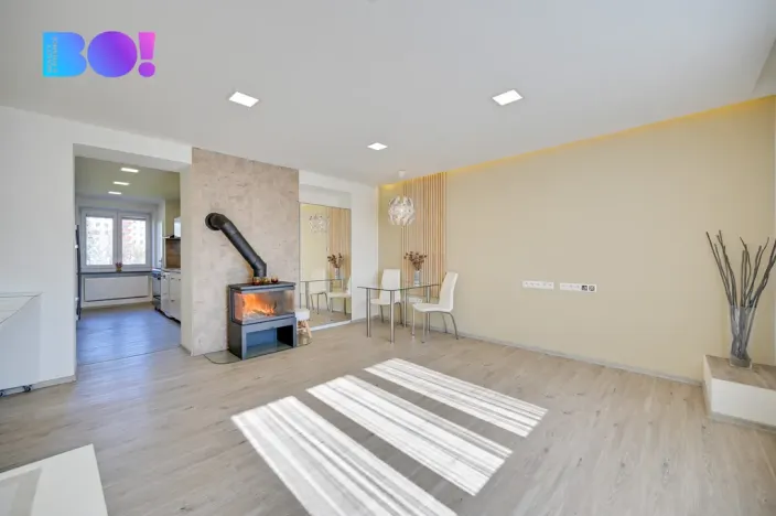 Prodej bytu 3+1, Šumperk, nám. Republiky, 27 m2