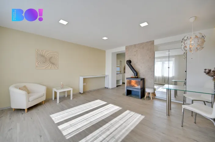 Prodej bytu 3+1, Šumperk, nám. Republiky, 27 m2