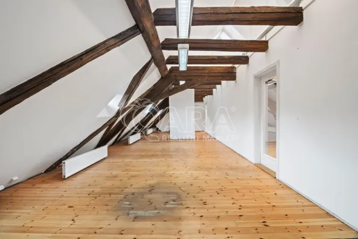 Pronájem kanceláře, Praha - Staré Město, Konviktská, 135 m2