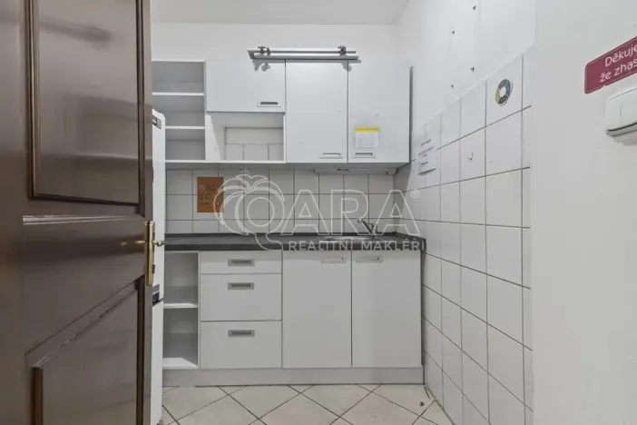 Pronájem kanceláře, Praha - Staré Město, Konviktská, 226 m2