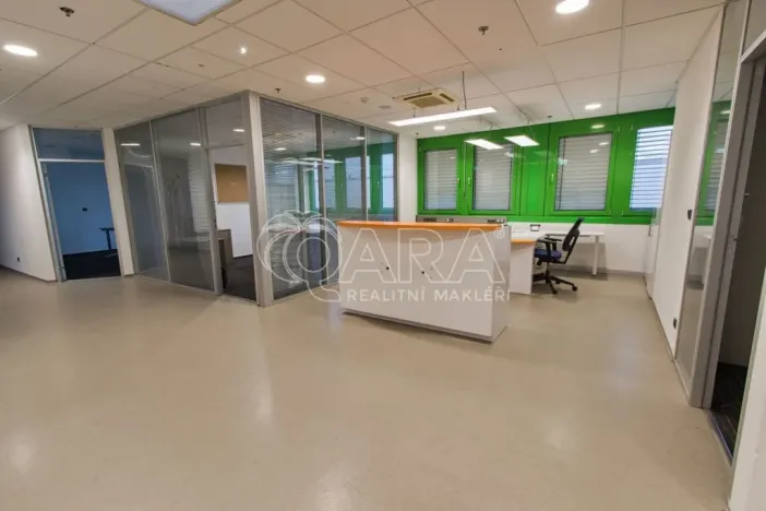 Pronájem kanceláře, Praha - Třebonice, Sárská, 700 m2