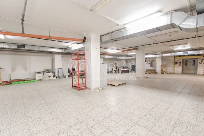 Pronájem skladu, Praha - Chodov, Roztylská, 350 m2