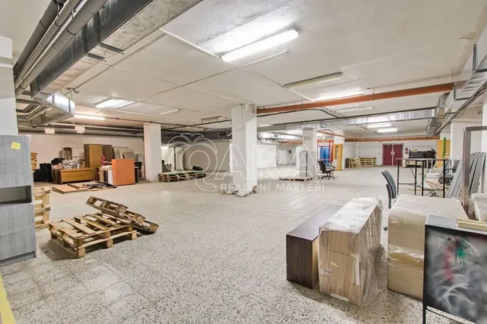 Pronájem skladu, Praha - Chodov, Roztylská, 350 m2