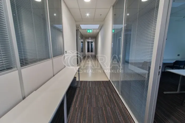 Pronájem kanceláře, Praha - Třebonice, Sárská, 350 m2