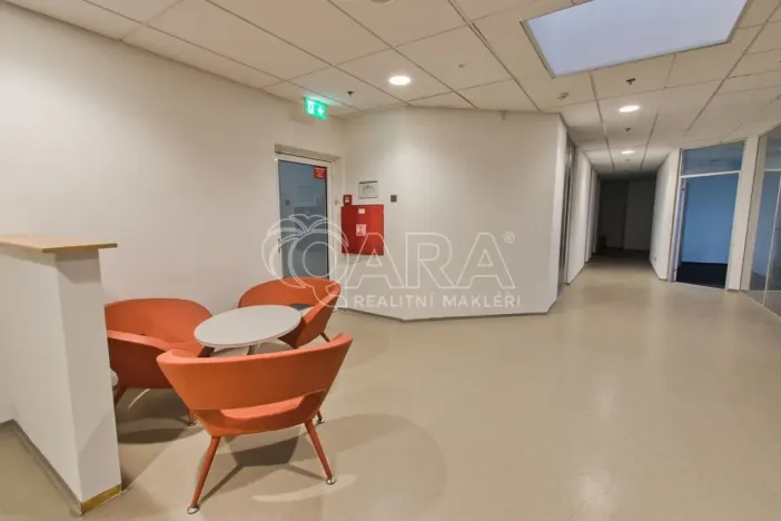 Pronájem kanceláře, Praha - Třebonice, Sárská, 350 m2