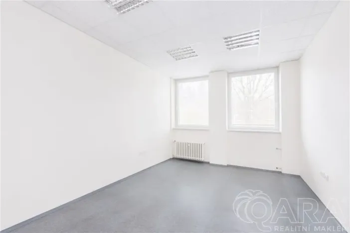 Pronájem kanceláře, Písek, U Vodárny, 614 m2