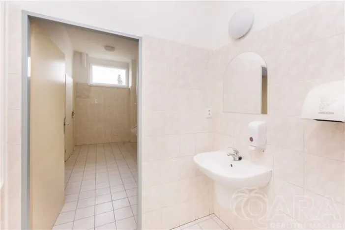 Pronájem kanceláře, Písek, U Vodárny, 614 m2