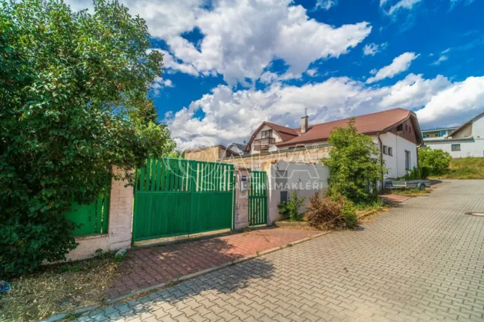 Prodej rodinného domu, Praha - Běchovice, Nad propustí, 268 m2