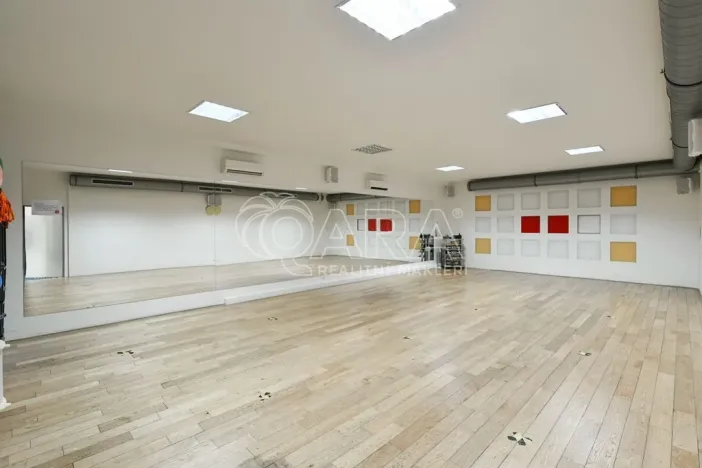 Prodej komerční nemovitosti, Praha - Háje, Květnového vítězství, 1285 m2