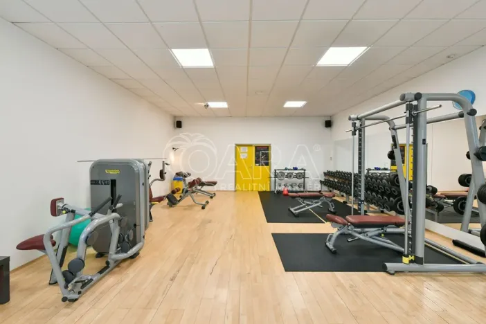 Prodej komerční nemovitosti, Praha - Háje, Květnového vítězství, 1285 m2