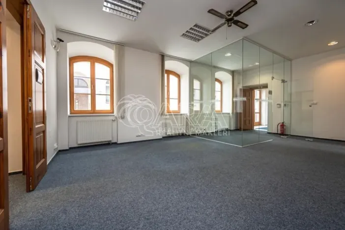 Pronájem obchodního prostoru, Mladá Boleslav - Mladá Boleslav I, Vodkova, 298 m2