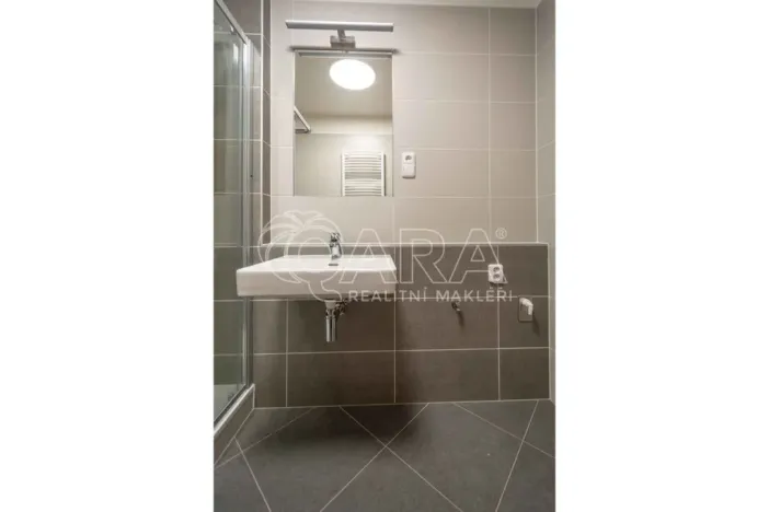 Pronájem bytu 1+kk, Kralupy nad Vltavou, Nádražní, 33 m2