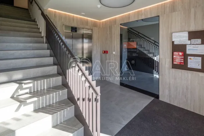 Pronájem bytu 1+kk, Kralupy nad Vltavou, Nádražní, 33 m2