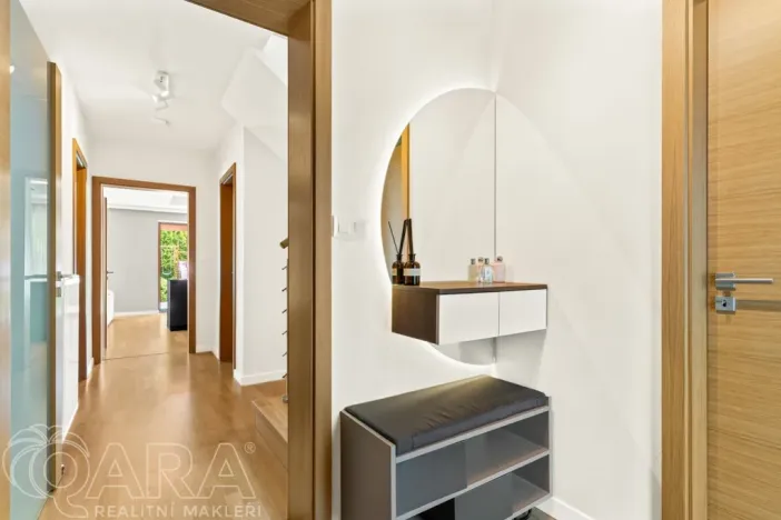 Prodej rodinného domu, Roztoky, Zvoncová, 153 m2