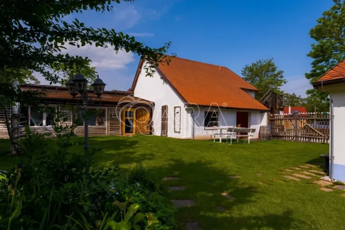 Prodej ubytování, Brod nad Dyjí, 588 m2