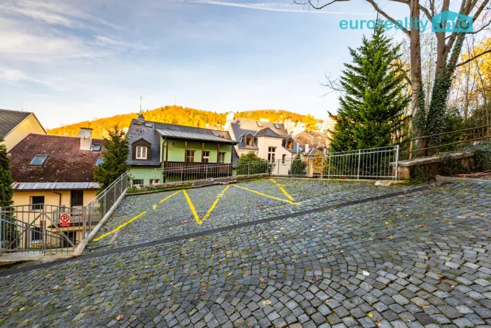 Pronájem bytu 2+1, Karlovy Vary, Libušina, 65 m2