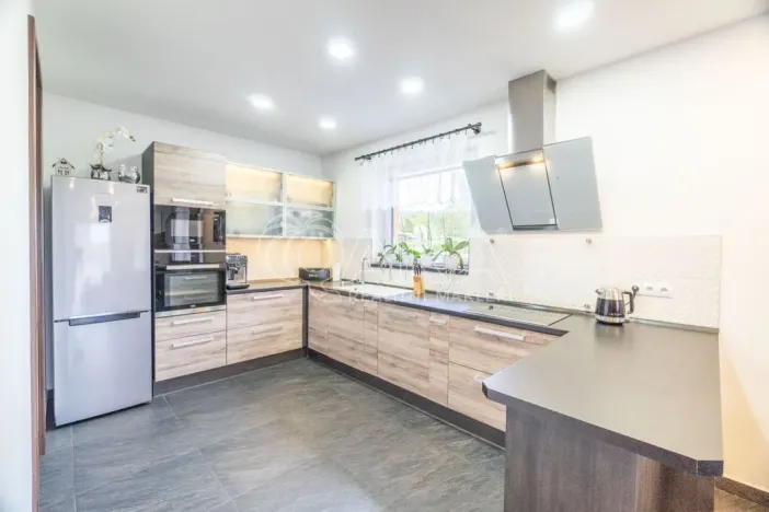 Prodej rodinného domu, Rožmitál pod Třemšínem - Zalány, 180 m2