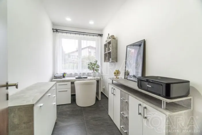 Prodej rodinného domu, Rožmitál pod Třemšínem - Zalány, 180 m2