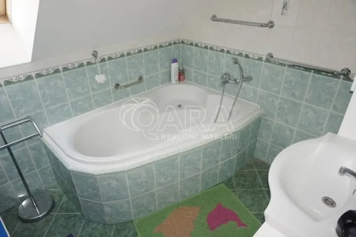 Prodej rodinného domu, Hrochův Týnec, Zámecká, 115 m2