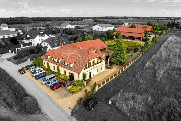 Prodej ubytování, Hlohovec, Na kopci, 1450 m2