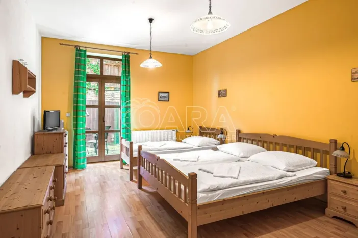 Prodej ubytování, Hlohovec, Na kopci, 1450 m2