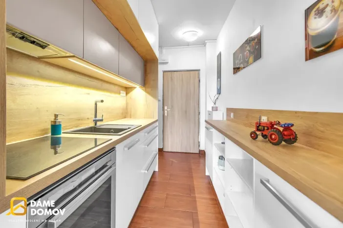 Pronájem bytu 1+kk, Otrokovice, Školní, 34 m2