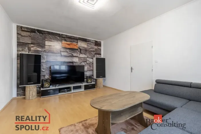 Pronájem bytu 2+1, Břeclav - Poštorná, třída 1. máje, 54 m2