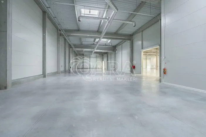 Pronájem skladu, Divišov, 2922 m2
