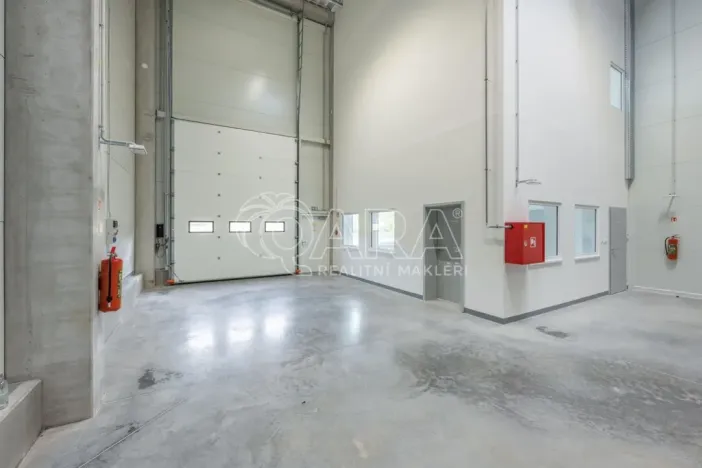 Pronájem skladu, Divišov, 2704 m2