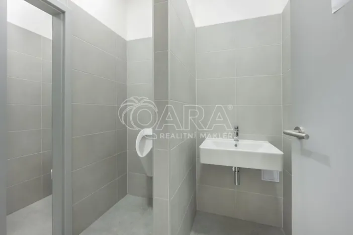 Pronájem skladu, Divišov, 2704 m2