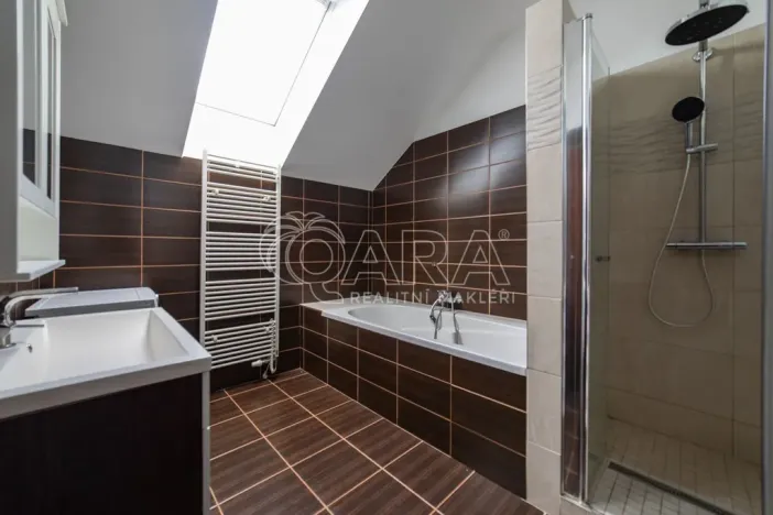 Prodej bytu 5+kk, Holubice, Za Dvorem, 117 m2