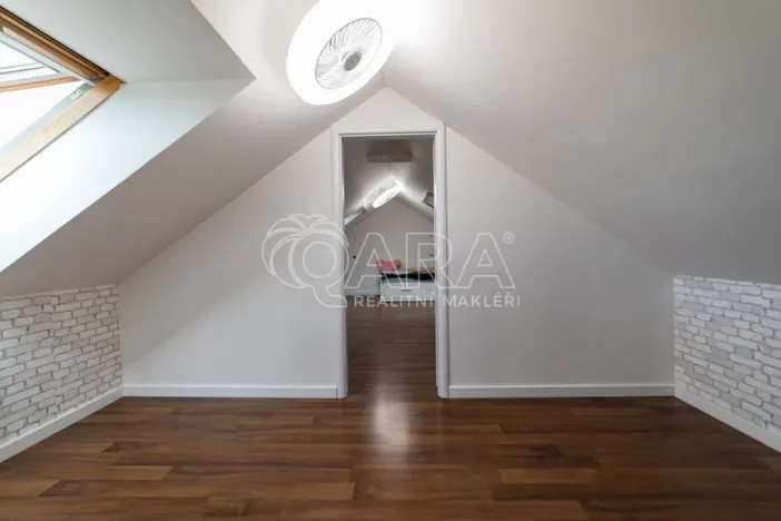 Prodej bytu 5+kk, Holubice, Za Dvorem, 117 m2