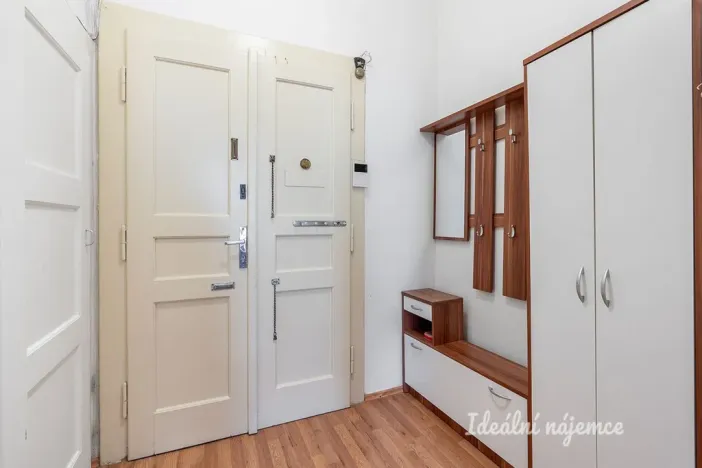 Pronájem bytu 1+kk, Praha - Nusle, 5. května, 36 m2