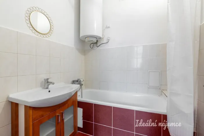 Pronájem bytu 1+1, Praha - Nusle, 5. května, 36 m2