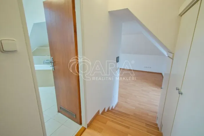 Pronájem kanceláře, Praha - Kunratice, Ke hrádku, 417 m2