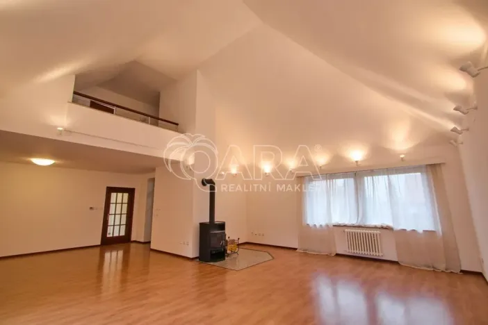 Pronájem kanceláře, Praha - Kunratice, Ke hrádku, 417 m2