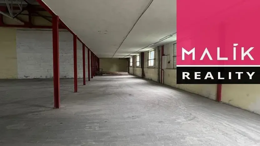 Pronájem skladu, Aš, 8243 m2