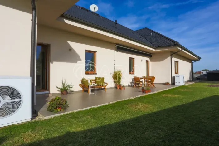 Prodej rodinného domu, Jesenice, Papoušková, 347 m2