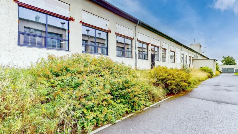 Pronájem skladu, Luby, 1700 m2