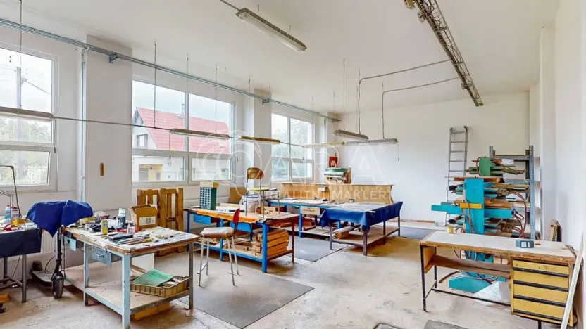 Pronájem skladu, Luby, 1700 m2