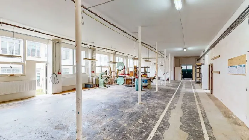 Pronájem skladu, Luby, 1700 m2