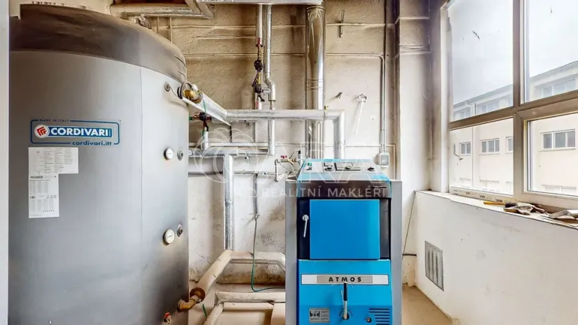 Pronájem skladu, Luby, 1700 m2