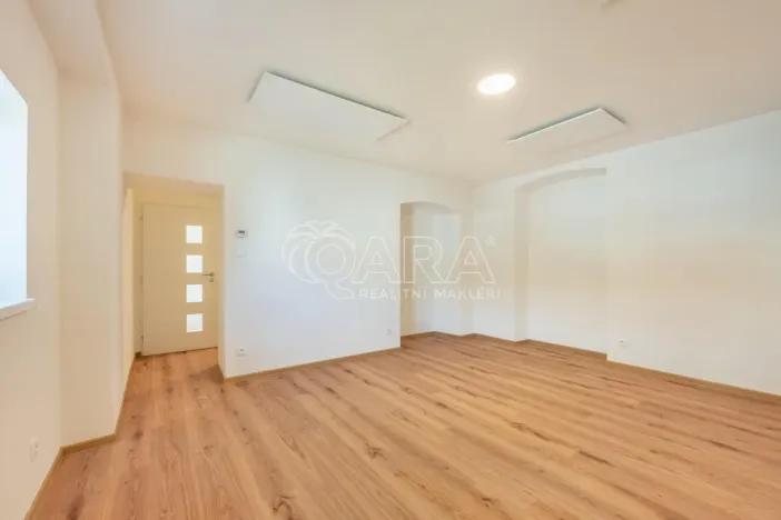Pronájem obchodního prostoru, Buštěhrad, Žižkova, 31 m2