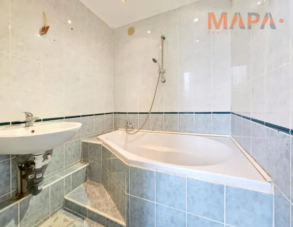 Prodej bytu 3+1, Chomutov, Pod Břízami, 61 m2