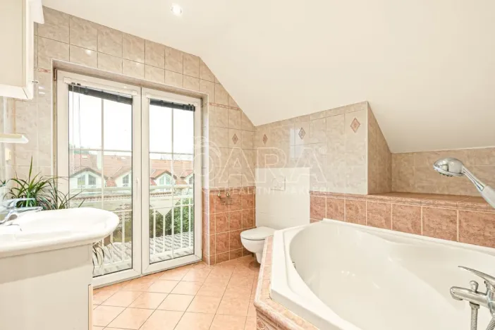 Prodej rodinného domu, Hostivice, Vodňanského, 195 m2