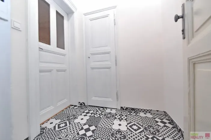 Prodej bytu 1+kk, Praha - Bubeneč, Sochařská, 28 m2