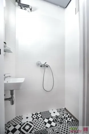 Prodej bytu 1+kk, Praha - Bubeneč, Sochařská, 28 m2