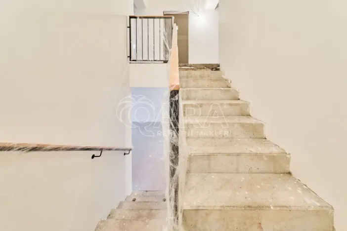 Prodej bytu 4+kk, Mladé Buky - Hertvíkovice, 132 m2