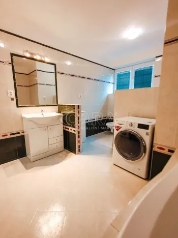 Prodej rodinného domu, Srubec, 334 m2