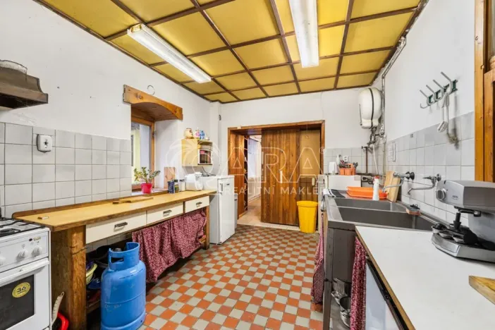 Prodej komerční nemovitosti, Česká Skalice - Spyta, 392 m2